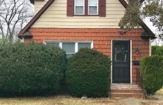 4 Milton Street - 4 Milton Street, Hicksville, NY 11801 4 Milton Street - 4 Milton Street, Hicksville, NY 11801