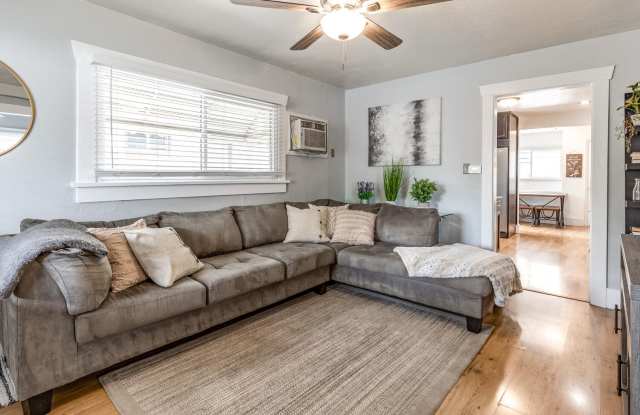 Charming Liberty Wells Bungalow with Fenced Backyard Gallery 4