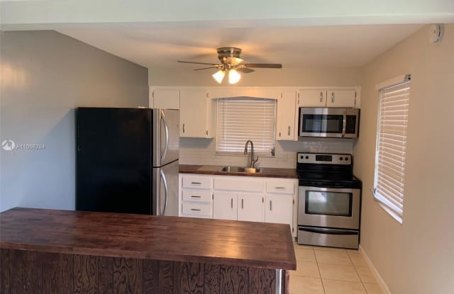 2407 Mckinley St - 2407 Mckinley Street, Hollywood, FL 33020