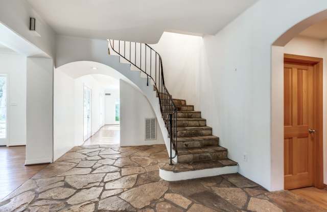 5-BEDROOM ALAMO HEIGHTS ESTATE Gallery 4
