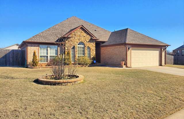 Available Now! Absolutely Stunning Home in Moore ~ Storm Shelter ~ Office/Study!!! photos photos