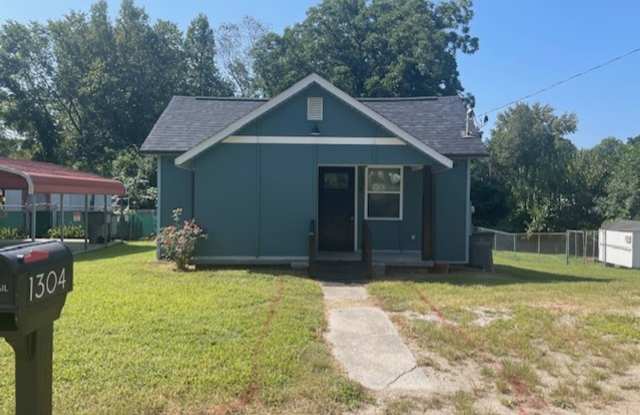 Welcome to this beautiful 3 bedroom, 2 bathroom home located in Kannapolis, NC photos photos