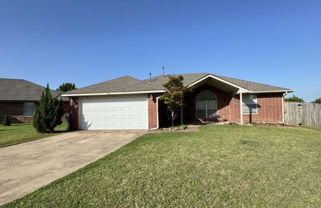 (3) Bed/(2) Bath in NE Norman w/ Safe Room! photos photos