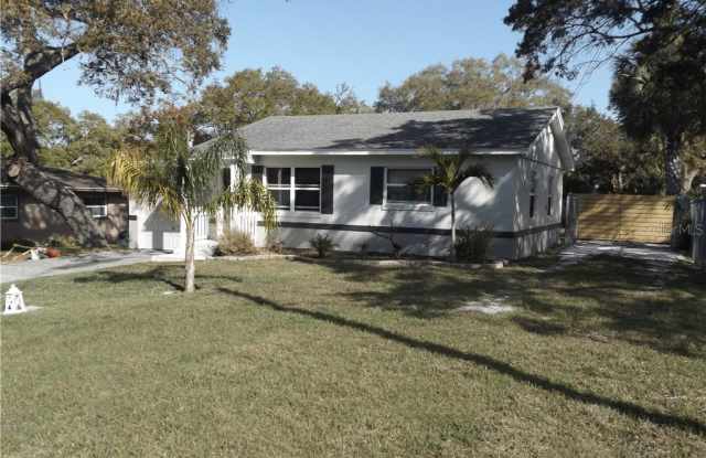 14765 WILDWOOD DRIVE Gallery 2