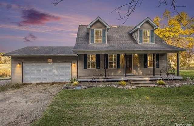 10288 Buckhorn Lake Road - 10288 Buckhorn Lake Road, Oakland County, MI 48442