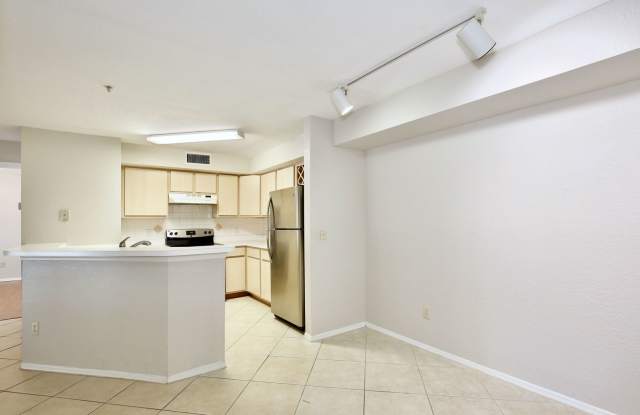 Gorgeous 2/2 Condo with Bonus Room for Office/Den in the Gated Community of Bona Vista - Altamonte Springs Gallery 4