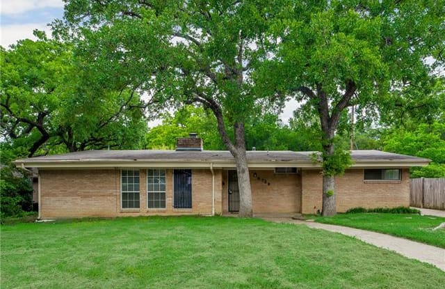5729 Rockhill Road - 5729 Rockhill Road, Fort Worth, TX 76112