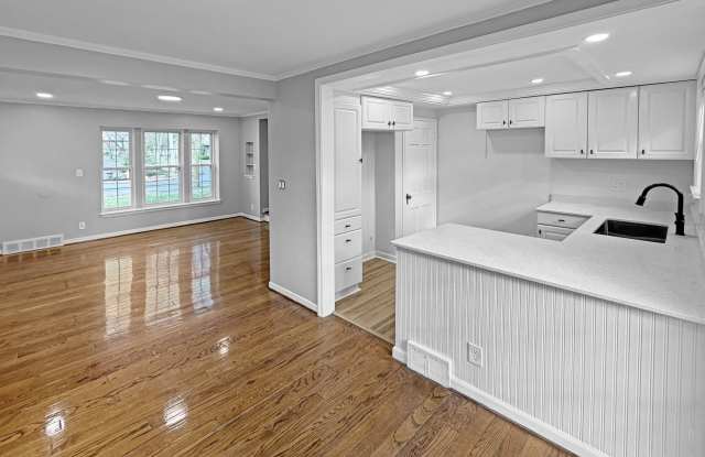 3746 Brewster Street - 3746 Brewster Street, Dearborn, MI 48120