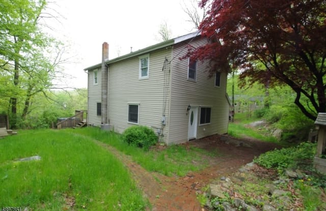 28 ALEXANDRIA AVE - 28 Alexandria Avenue, Hopatcong, NJ 07821