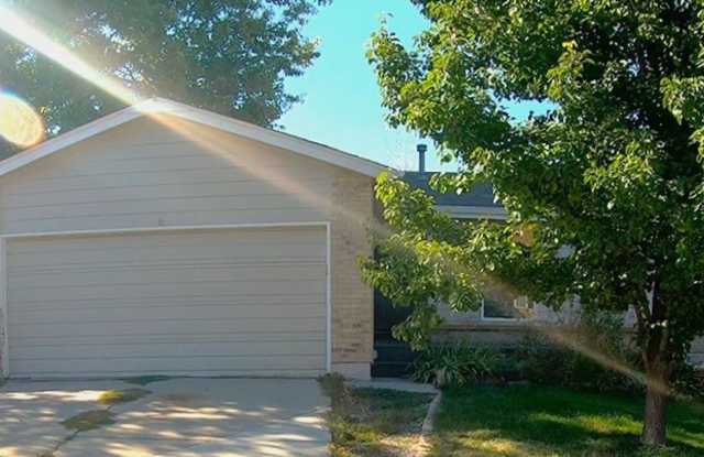 Discover Comfort and Elegance: Immaculate 4-Bedroom, 3-Bathroom Ranch Home Nestled in the Cotton Creek Neighborhood! photos photos