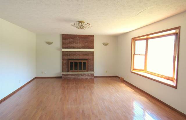 4401 E Cambridge Court Gallery 2