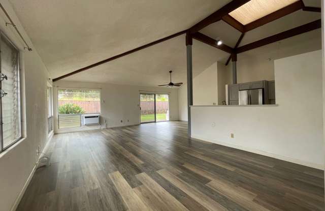 4 bedroom, 2 bathroom with Backyard Located in Mililani - 94-353 Aaahi Street, Mililani Town, HI 96789
