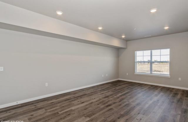 Big Ben Townhomes - 3 Bedroom/2.5 Bathroom Gallery 2