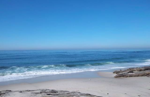 Upstairs 2BR/2BA in North Pacific Beach with W/D IN UNIT and Garage! photos photos