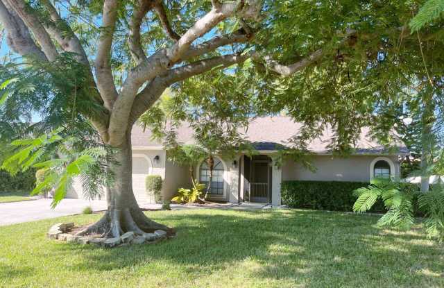 ANNUAL RENTAL: 3 Bedroom Single Family Home in North Naples photos photos