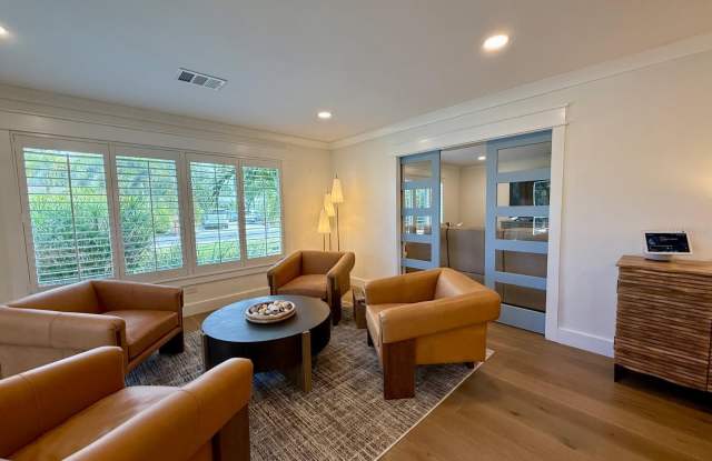 1833 PANDORA Drive Gallery 4