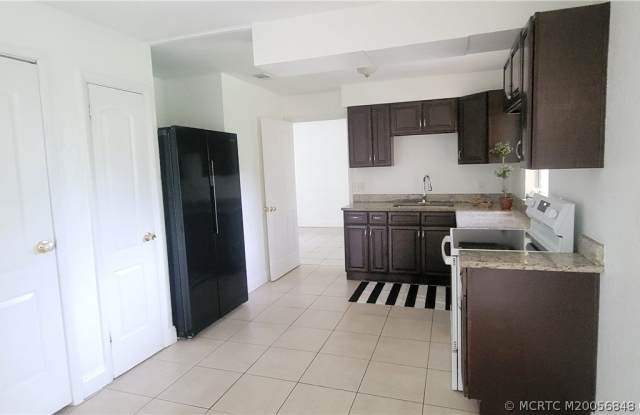 1125 Hemlock Circle Gallery 2