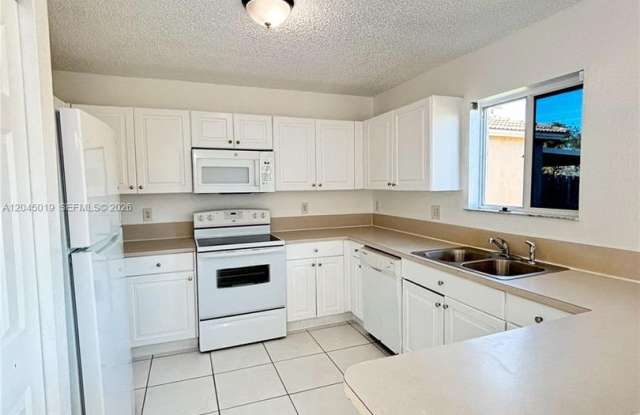 21339 SW 87th Court, Cutler Bay, FL 33189 - 7324 Gallery 1