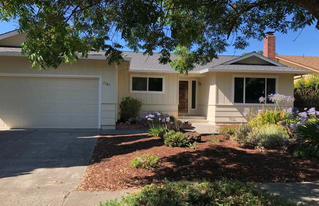 3 bedroom 2 bath Available Now! photos photos