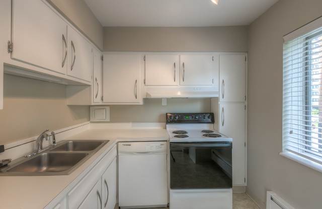 4821 Roanoke Parkway Gallery 3