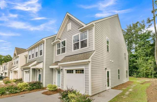 1010 Crescent Cove Lane Gallery 2