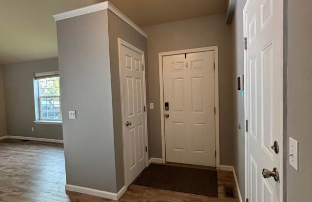 Spacious 4-Bedroom Home in the Heights with 2-Car Garage Gallery 3