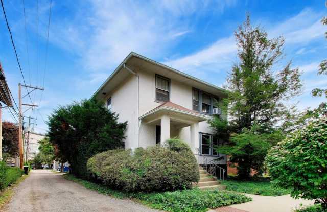 2611 Eastwood Avenue Gallery 2