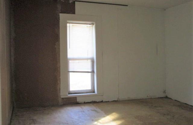 POTOSI - 2 Bedroom Home On 1.1 Acres Close to Town - $599 MONTH / $999 DOWN photos photos