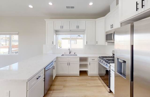 4BD/2BA, Quick Walk to Campus! Gallery 4