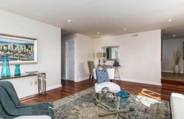 7915 Michigan Avenue - 7915 Michigan Avenue, Oakland, CA 94605
