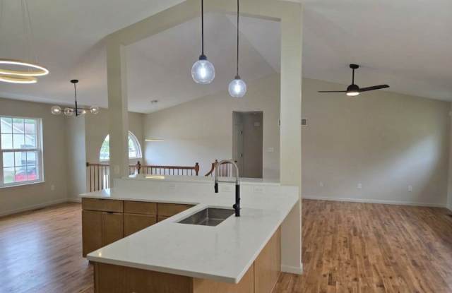 2205 Ashton Hills Ct Gallery 4