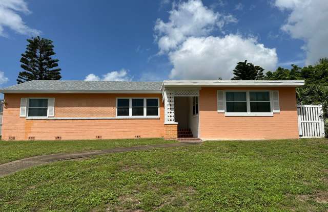 3-Bedroom, 2-Bath Home Just Steps from the Beach – Daytona Beach photos photos