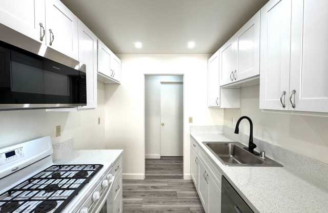 Two Bedroom, Two Bathroom Condo in La Verne with Spacious Private Patio photos photos