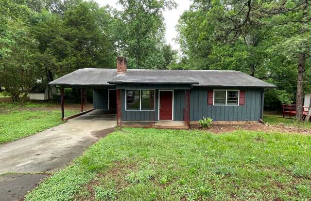 Freshly painted 2 bedroom 1 bath house- Pet Friendly! photos photos