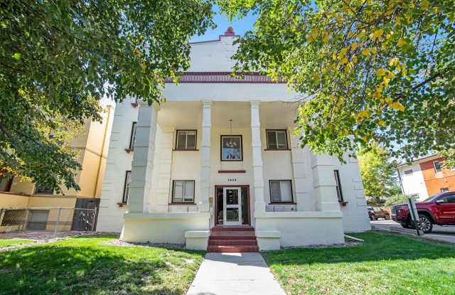 Cozy 1 bed 1 bath in Uptown! Gallery 1