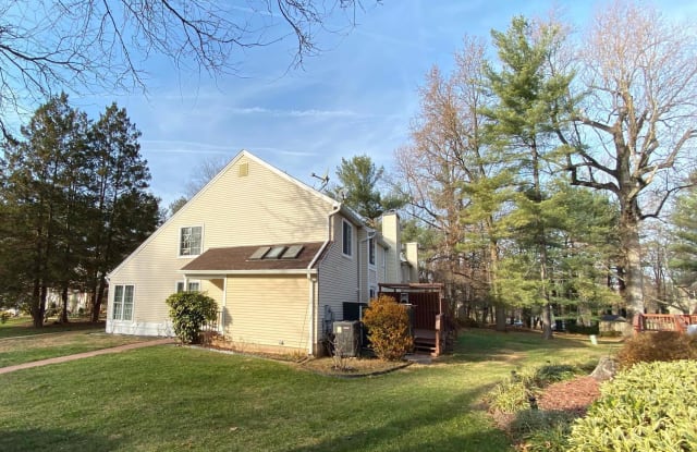 10017 BEACON POND LANE - 10017 Beacon Pond Lane, Burke Centre, VA 22015