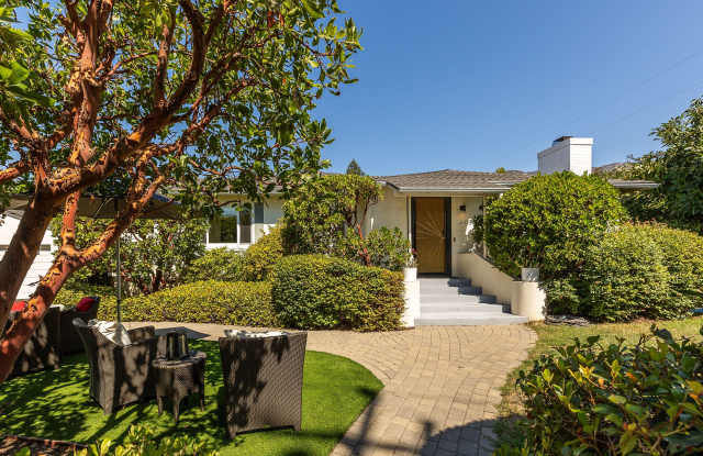 2166 E Valley Road photos photos