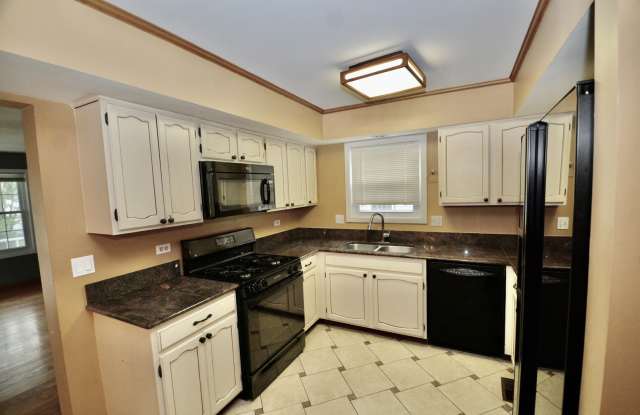 2327 Woodview Lane Gallery 3