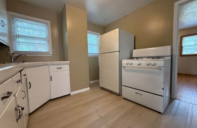 Great 2+ Bedroom Single Family Home off West 7th in St Paul photos photos Great 2+ Bedroom Single Family Home off West 7th in St Paul photos photos
