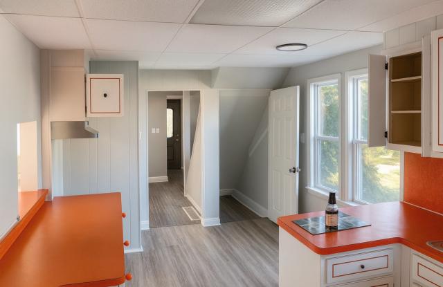 Charming 2BR Home Near Lake Erie – $1,149/month - 18615 Muskoka Avenue, Cleveland, OH 44119