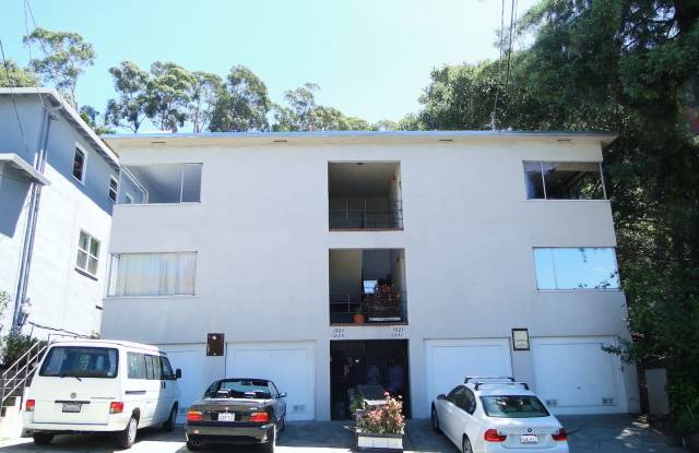 Sunny 2nd floor apt with a view near Northside of UC Berkeley - 1829 Highland Place, Berkeley, CA 94709