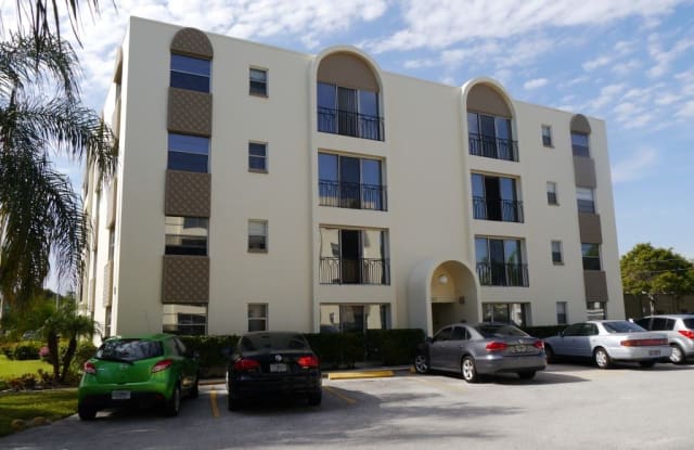 327 34th Ave N Unit 404 - 327 34th Ave N, St. Petersburg, FL 33704