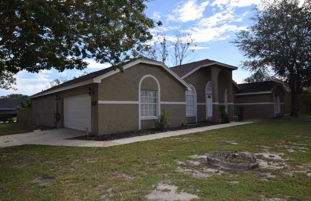3 Bedroom,2 Bath Single Family Home at 6952 Knightswood Dr Orlando, FL 32818 photos photos