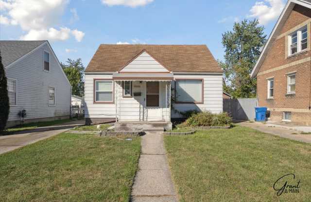 $1200 2 bedroom bungalow - 23091 Wellington Avenue, Warren, MI 48089