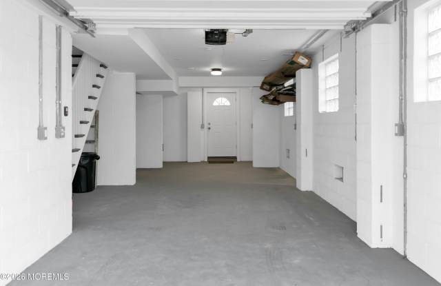 10 NE Church Street Gallery 2