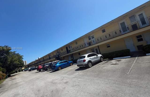 2800 NE 203rd St photos photos