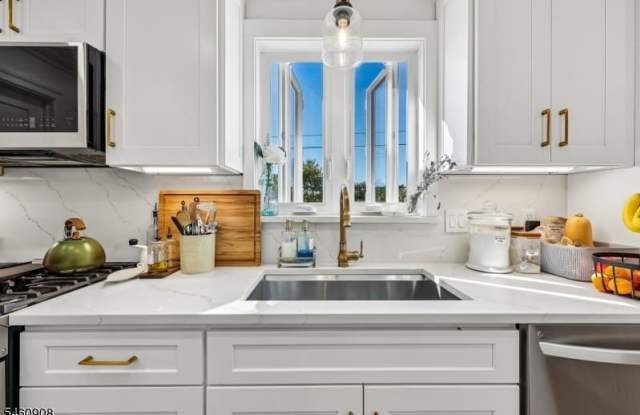 12 Wedgewood Dr Gallery 2