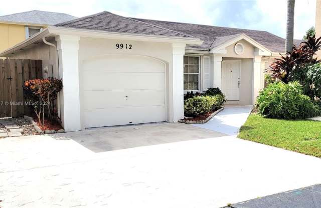 9912 SW 117th Pl - 9912 Southwest 117th Place, Kendall, FL 33186