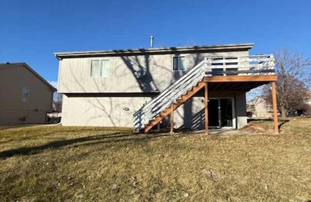 Comfortable & Convenient 3 Bedroom Near Recreation & Trails!! photos photos