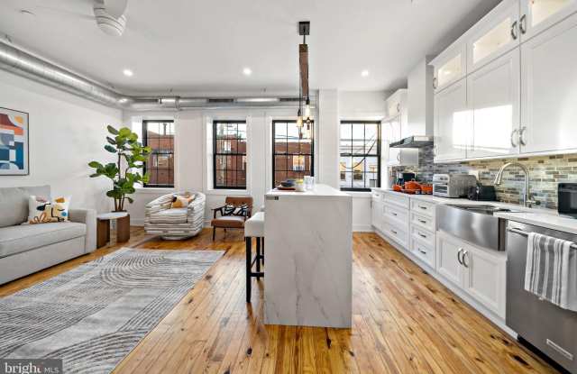 1935 S BANCROFT Street Gallery 1